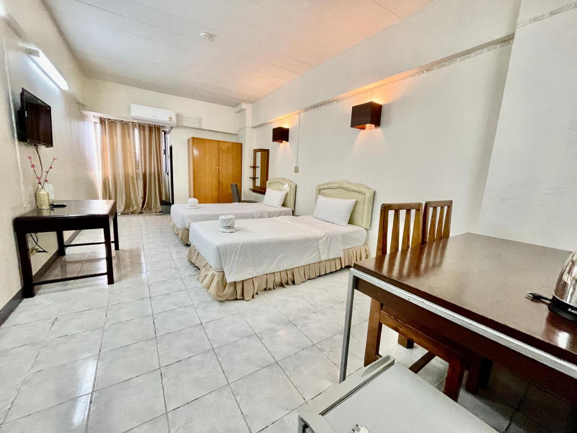 โรงแรมวินบางนา Win Bangna Hotel Bangkok Bagian luar foto